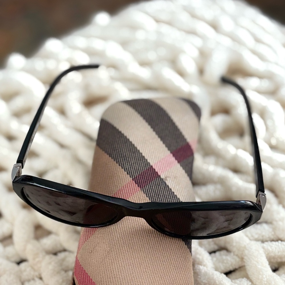 BURBERRY➕Authentic Rectangle Sunglasses & Case - Picture 5 of 11